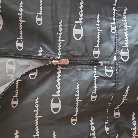 Mens Windbreaker.    Pre Loved 🖤🤍   Only Been Worn Once - Picture 2 of 10